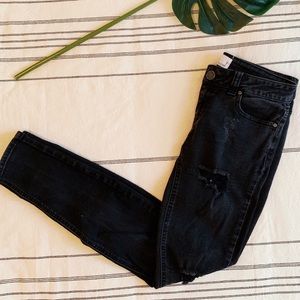 Distressed Black Skinny Jeans